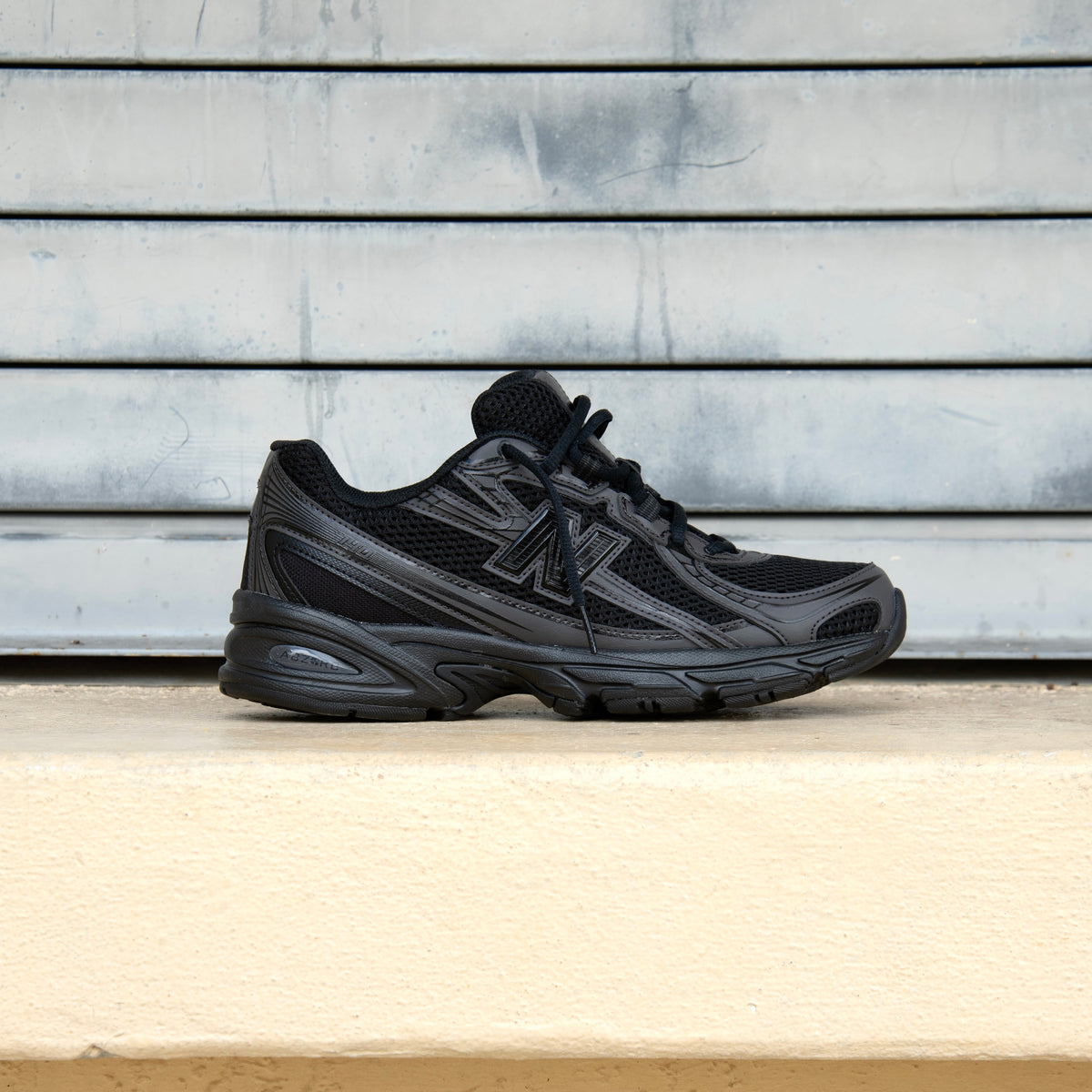 Mens New Balance 740 (Black/Black) - U740B02